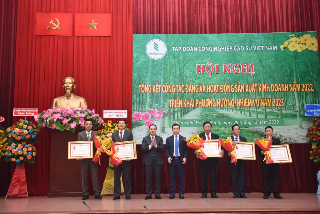 VRG vượt khó, phát triển ổn định